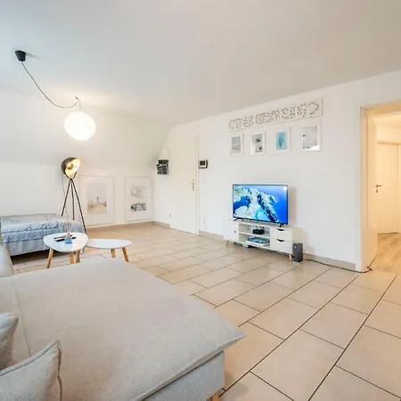 Meerdesign - 8 Personen - Zwischen Mannheim Und Heidelberg